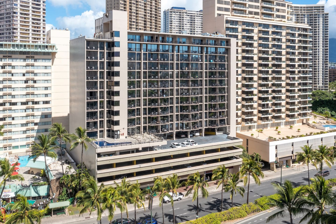 Cozy Room in Heart of Waikiki photo 38