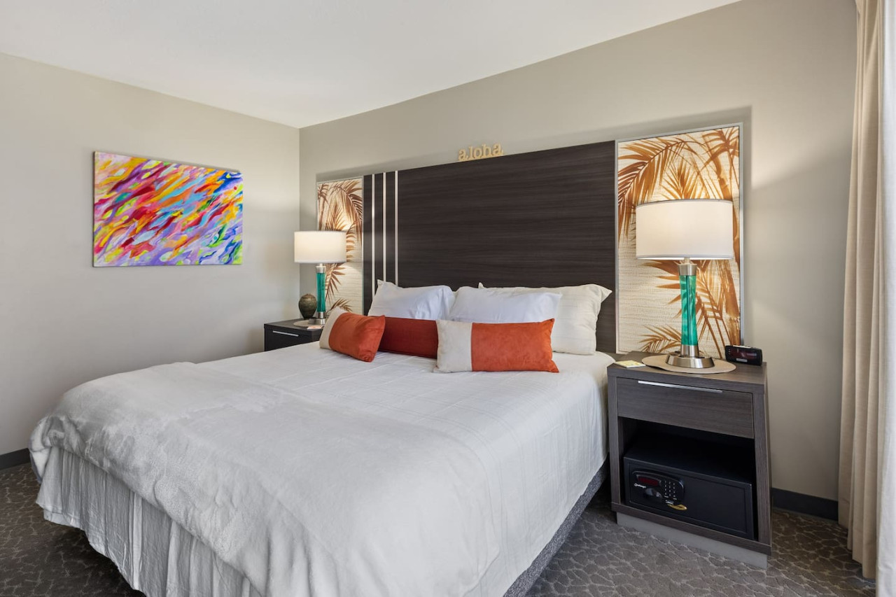 Cozy Room in Heart of Waikiki photo 21