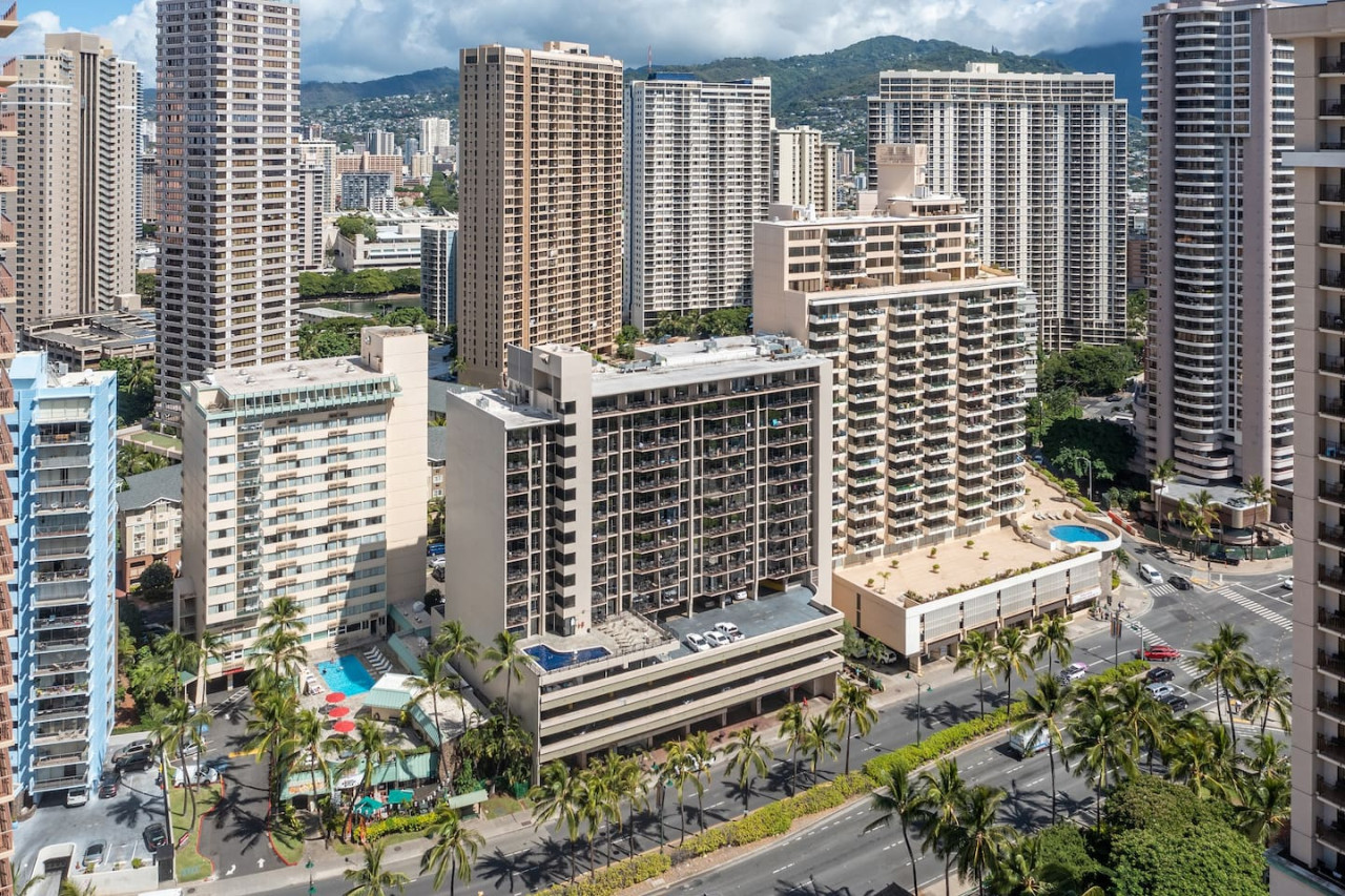 Cozy Room in Heart of Waikiki photo 37