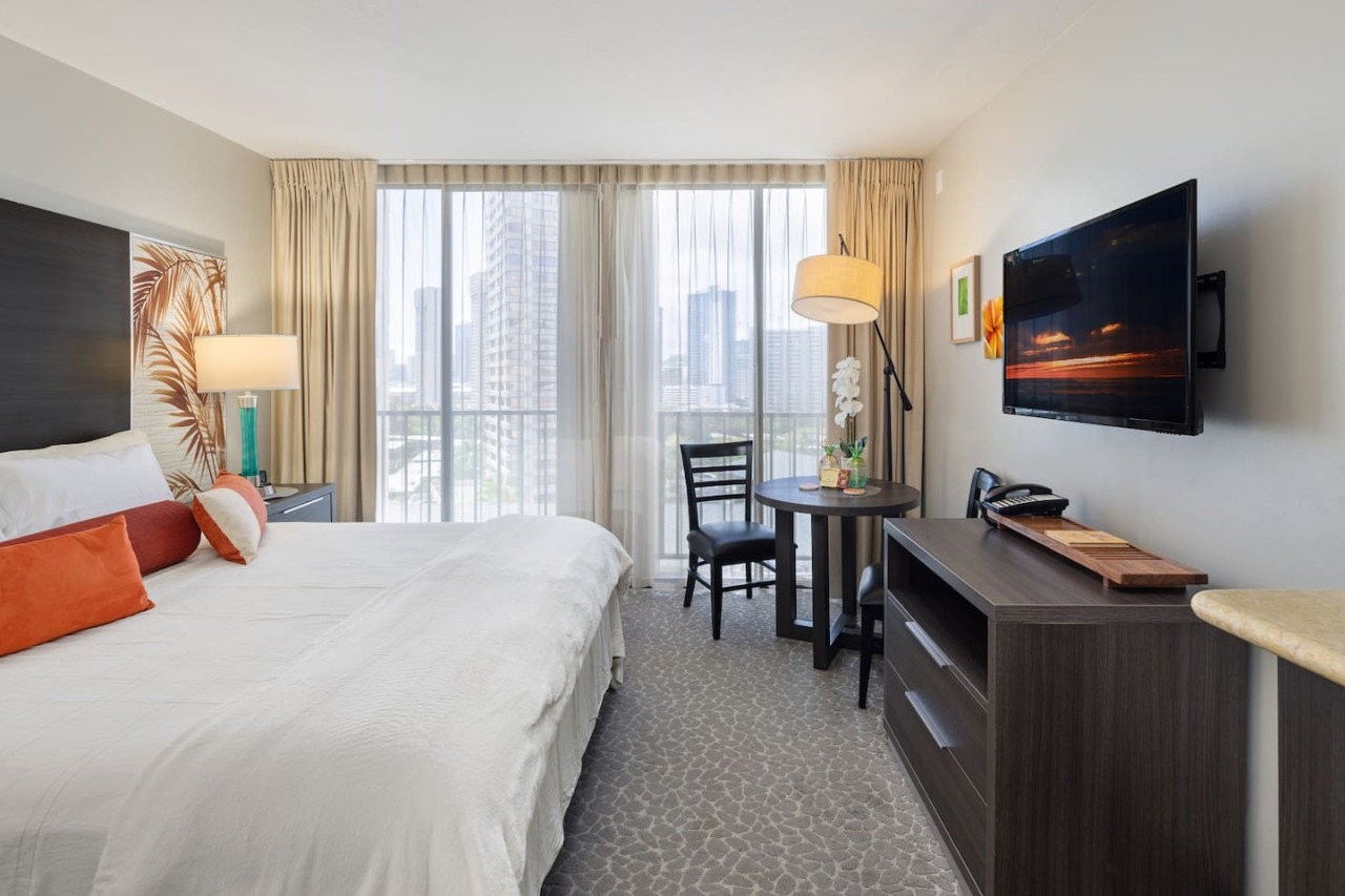 Cozy Room in Heart of Waikiki photo 11