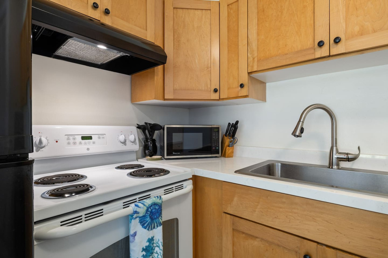 Ground-Floor Condo Near Turtle Bay Beach photo 21
