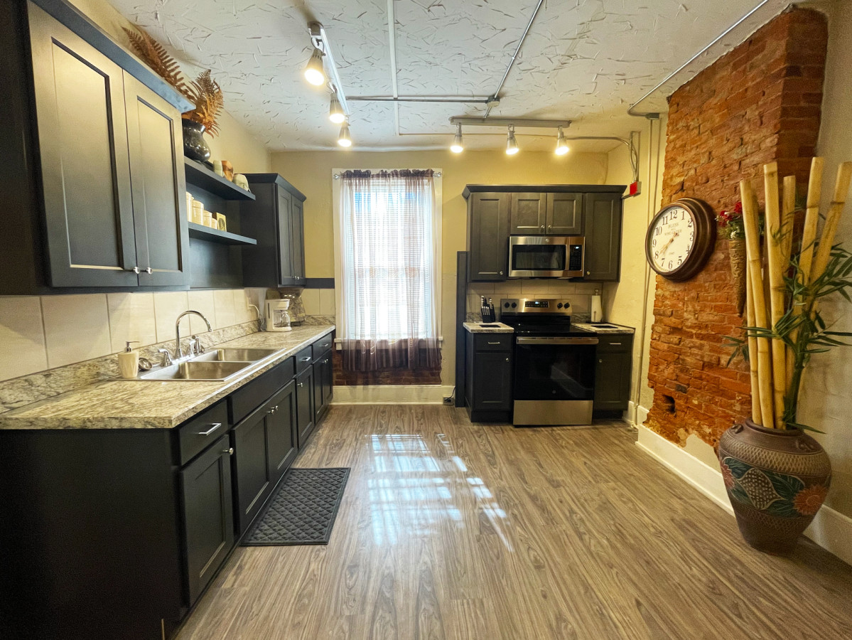 Dottie's Place in Heart of Historic Roscoe Village