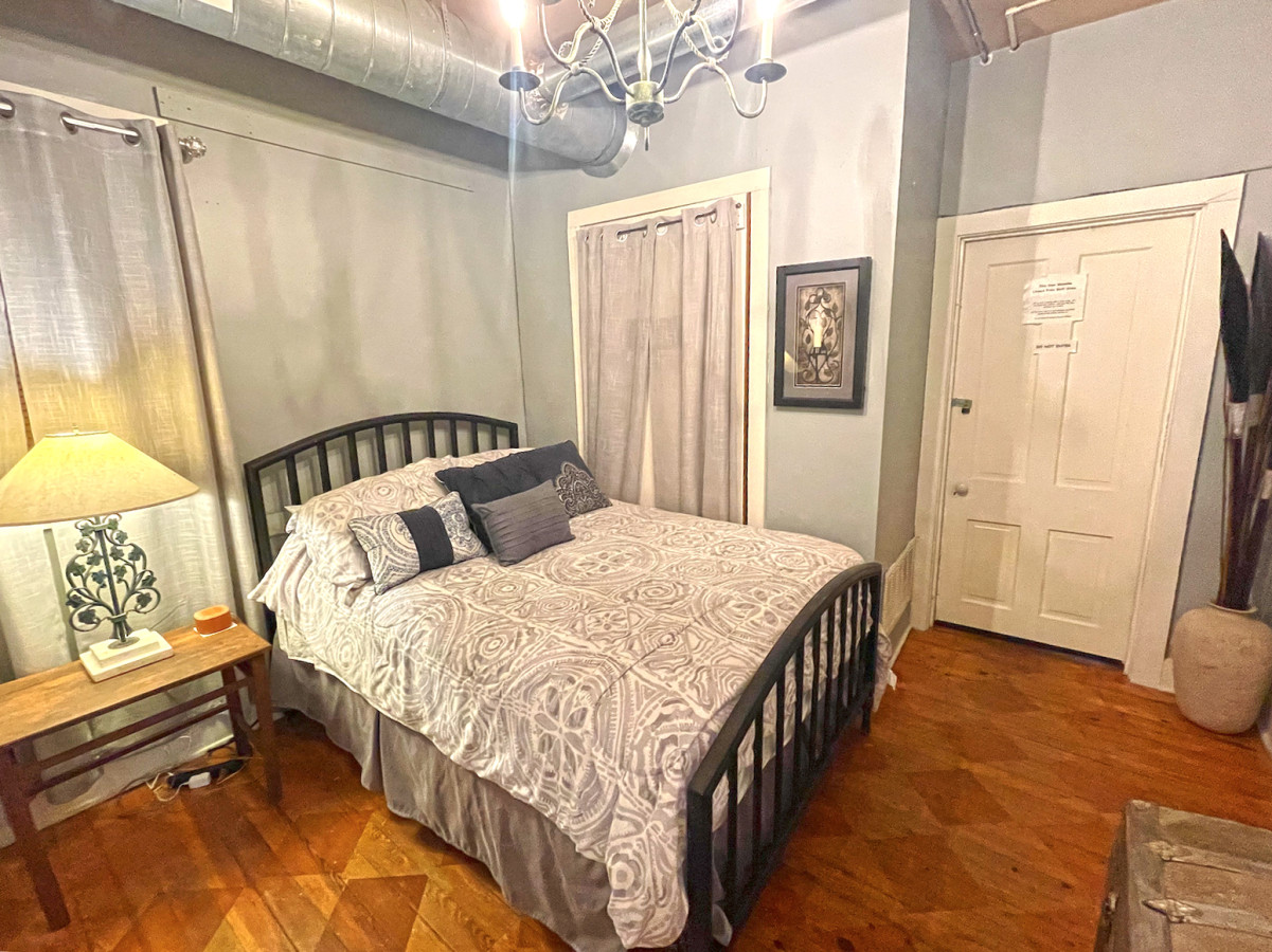 Dottie's Place in Heart of Historic Roscoe Village
