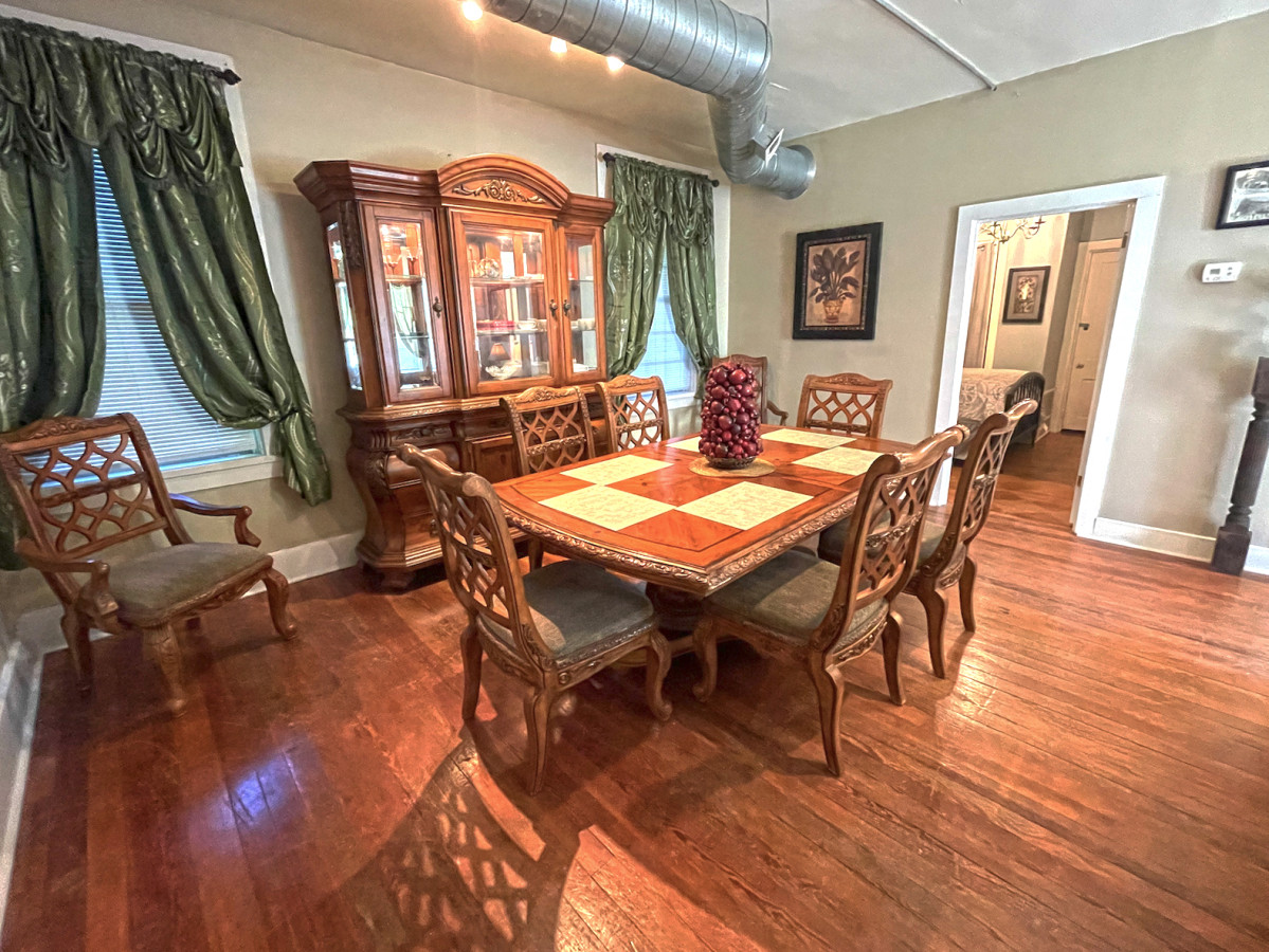 Dottie's Place in Heart of Historic Roscoe Village