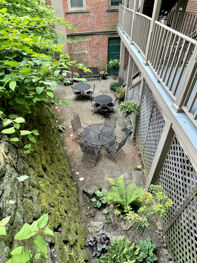 Dottie's Place in Heart of Historic Roscoe Village