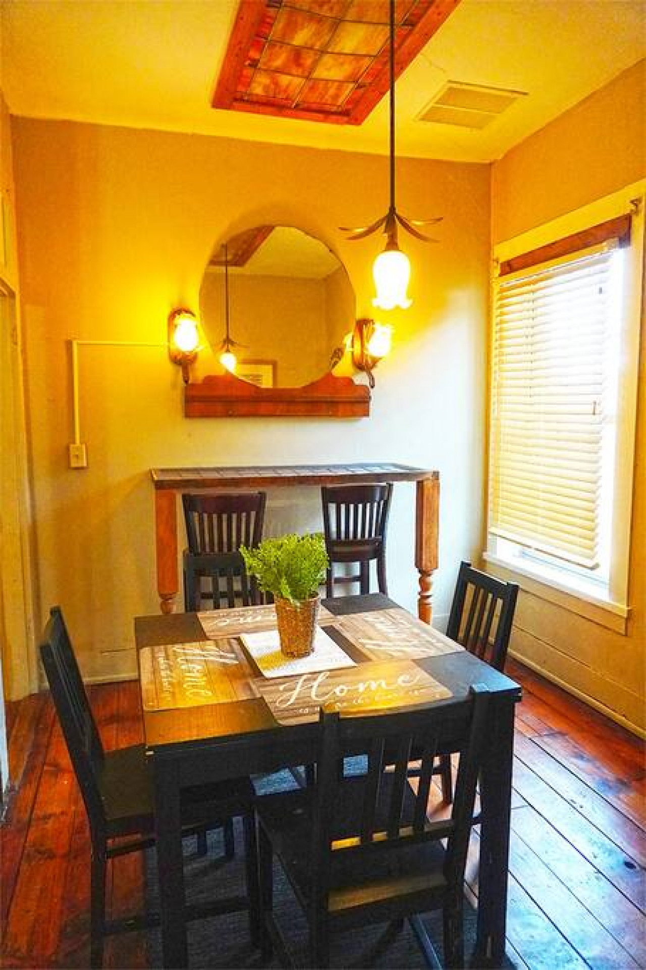 Genevieve's Place in Historic Roscoe Village