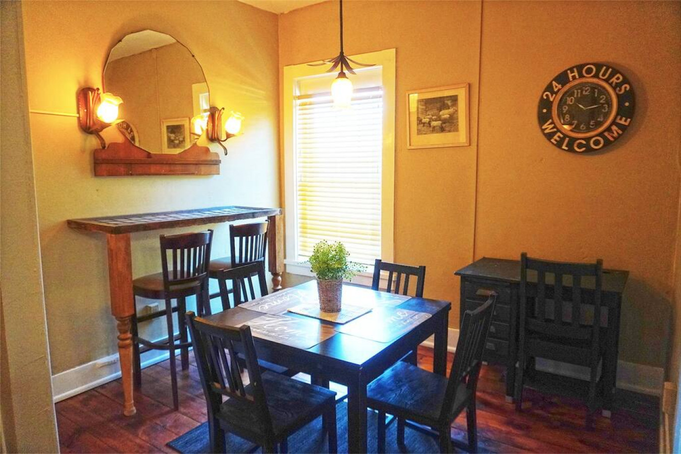 Genevieve's Place in Historic Roscoe Village