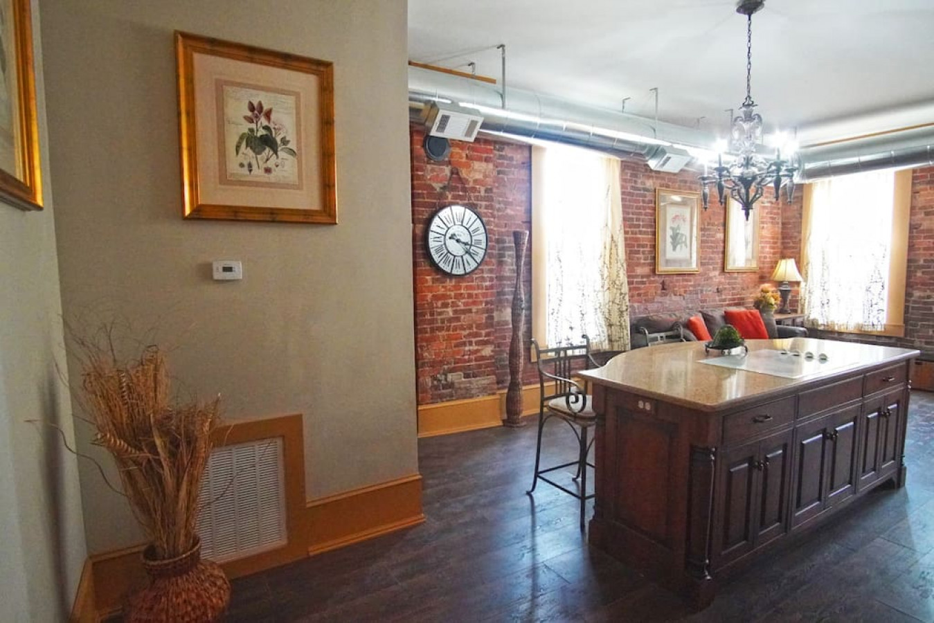 Shopping District Apt | Heart of Historic Downtown