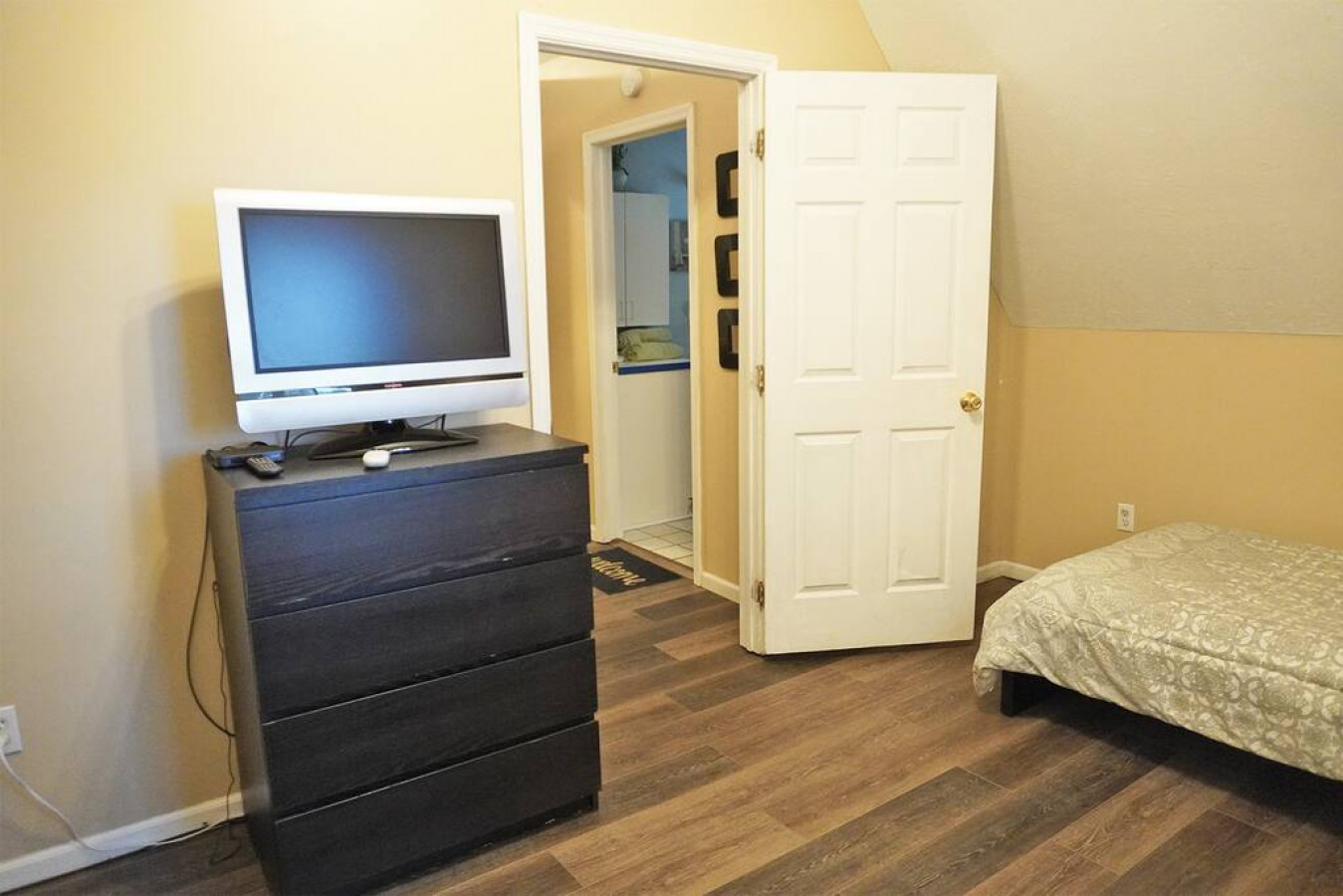 River House - Waterfront 3 bedroom, 2 bath