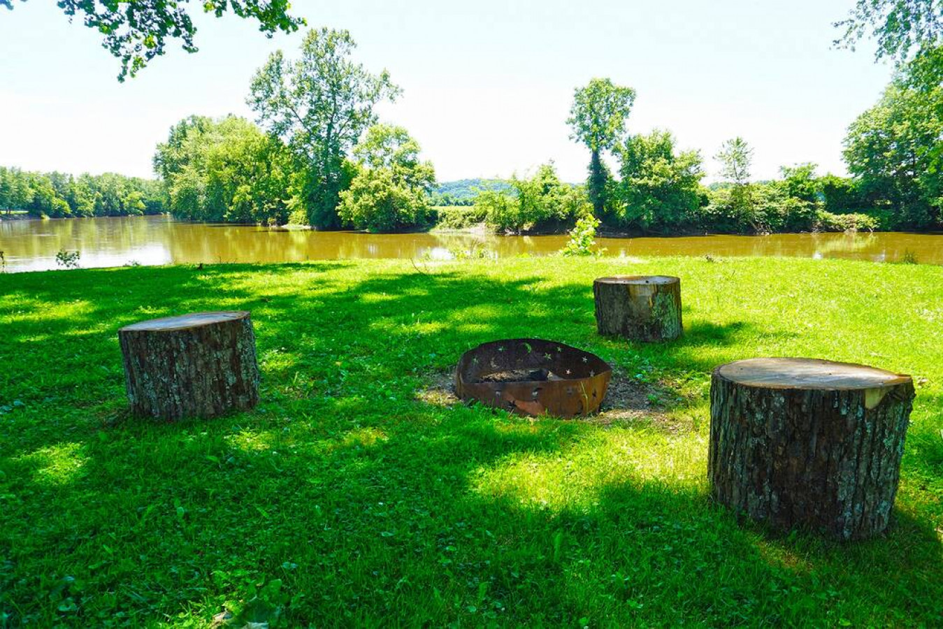 River House - Waterfront 3 bedroom, 2 bath