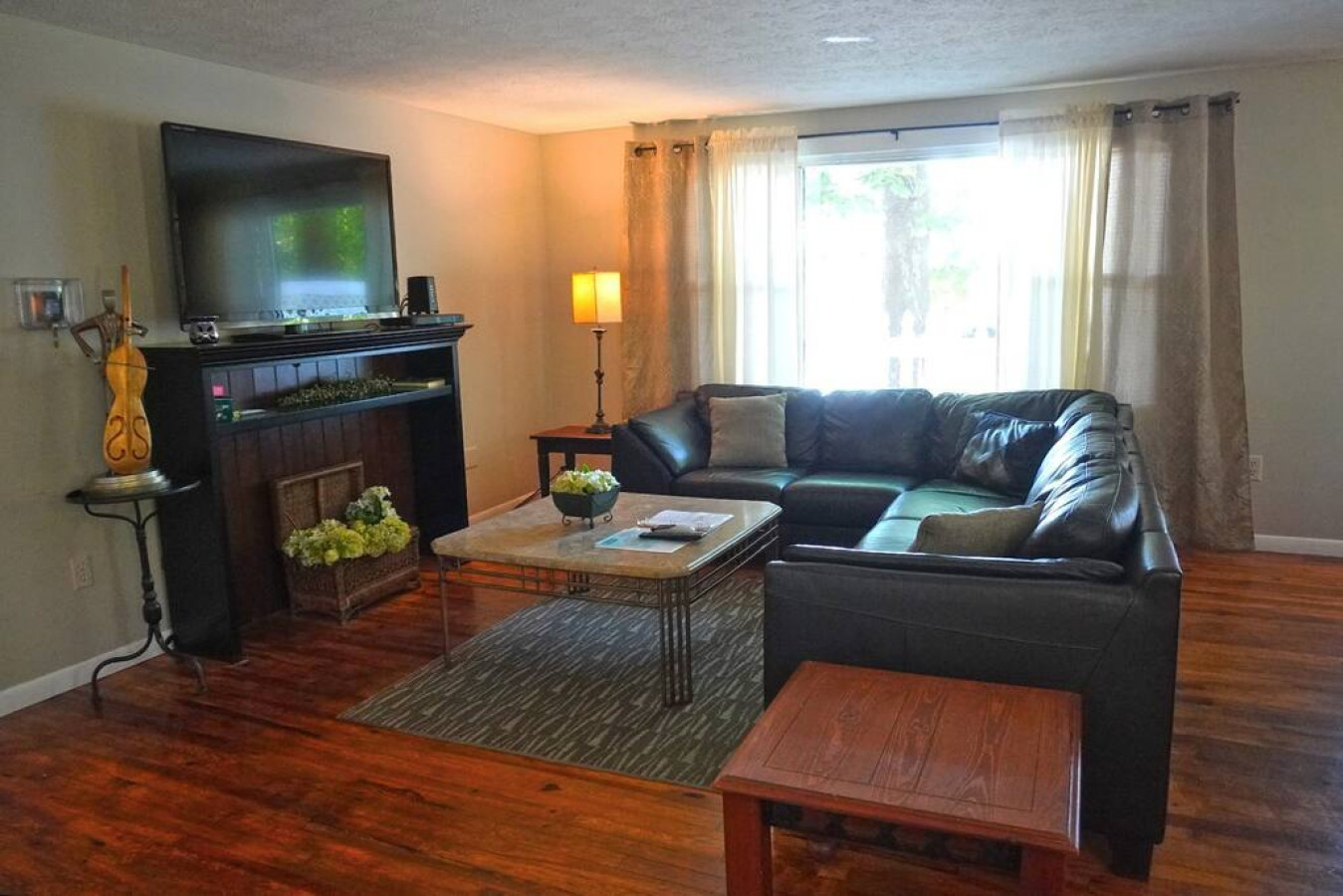 River House - Waterfront 3 bedroom, 2 bath