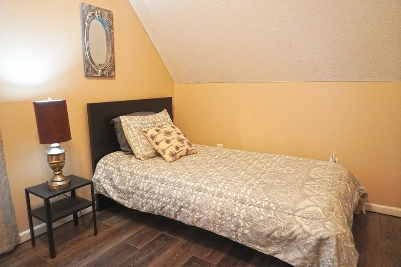 River House - Waterfront 3 bedroom, 2 bath