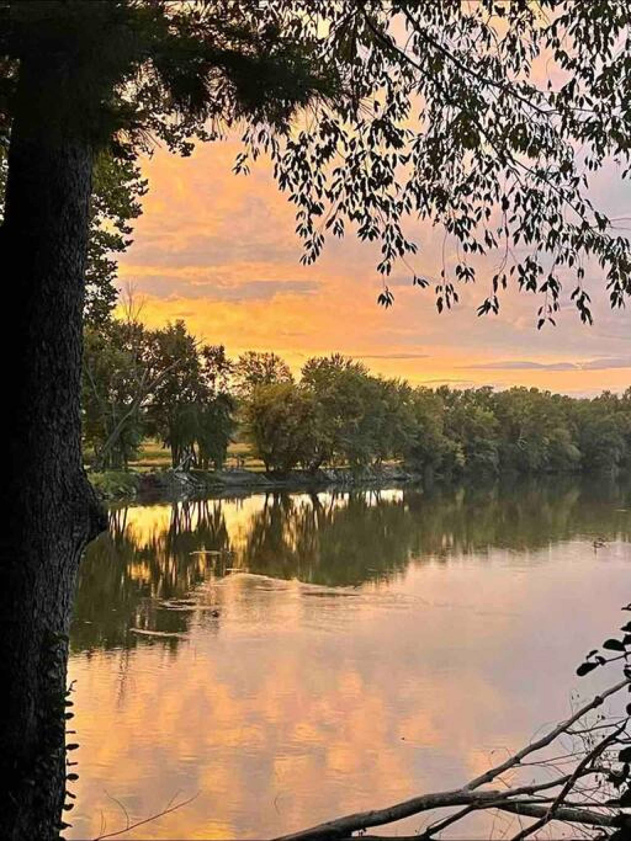 River House - Waterfront 3 bedroom, 2 bath