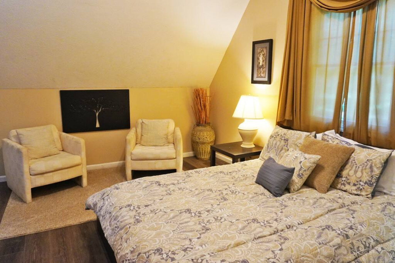River House - Waterfront 3 bedroom, 2 bath