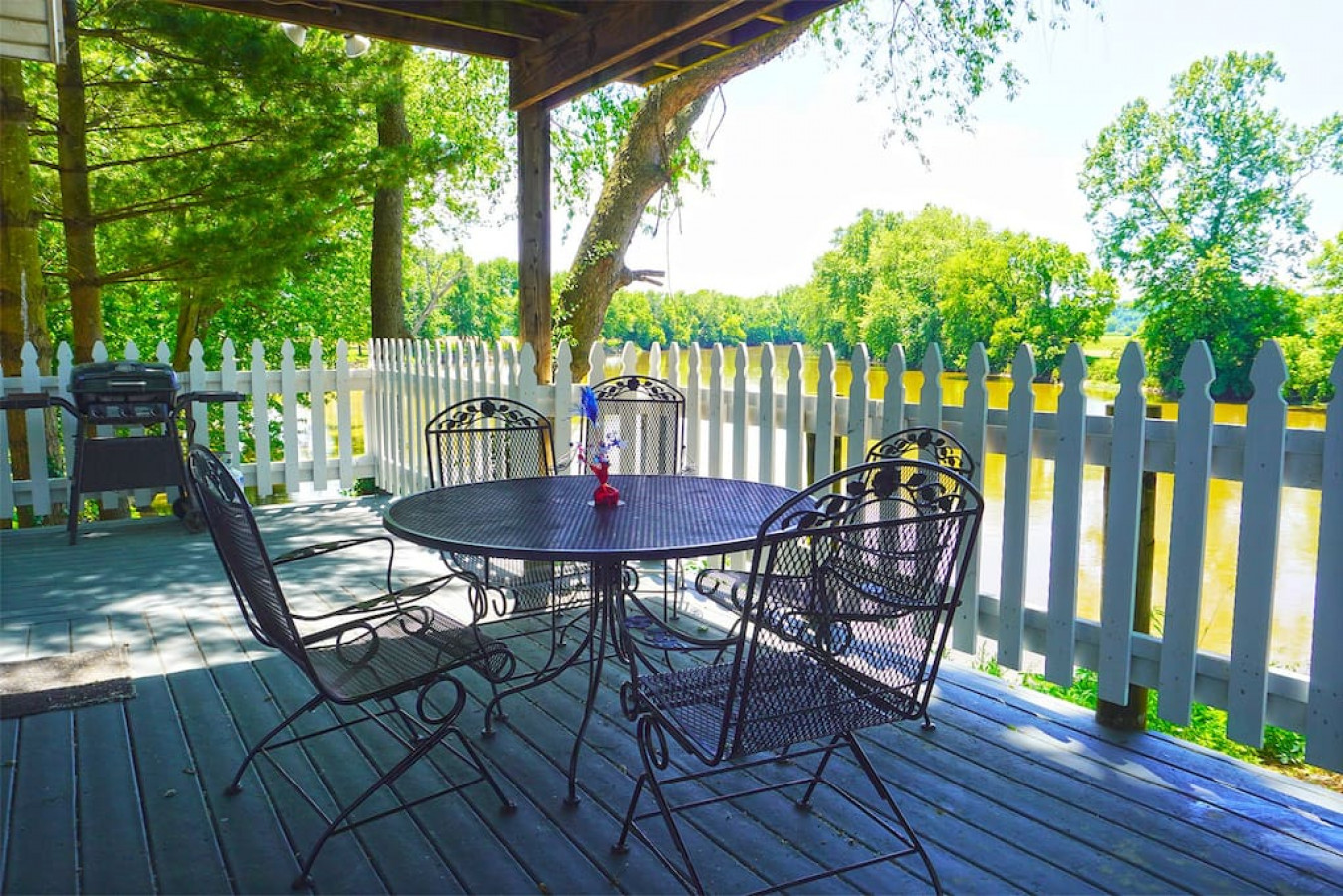 River House - Waterfront 3 bedroom, 2 bath