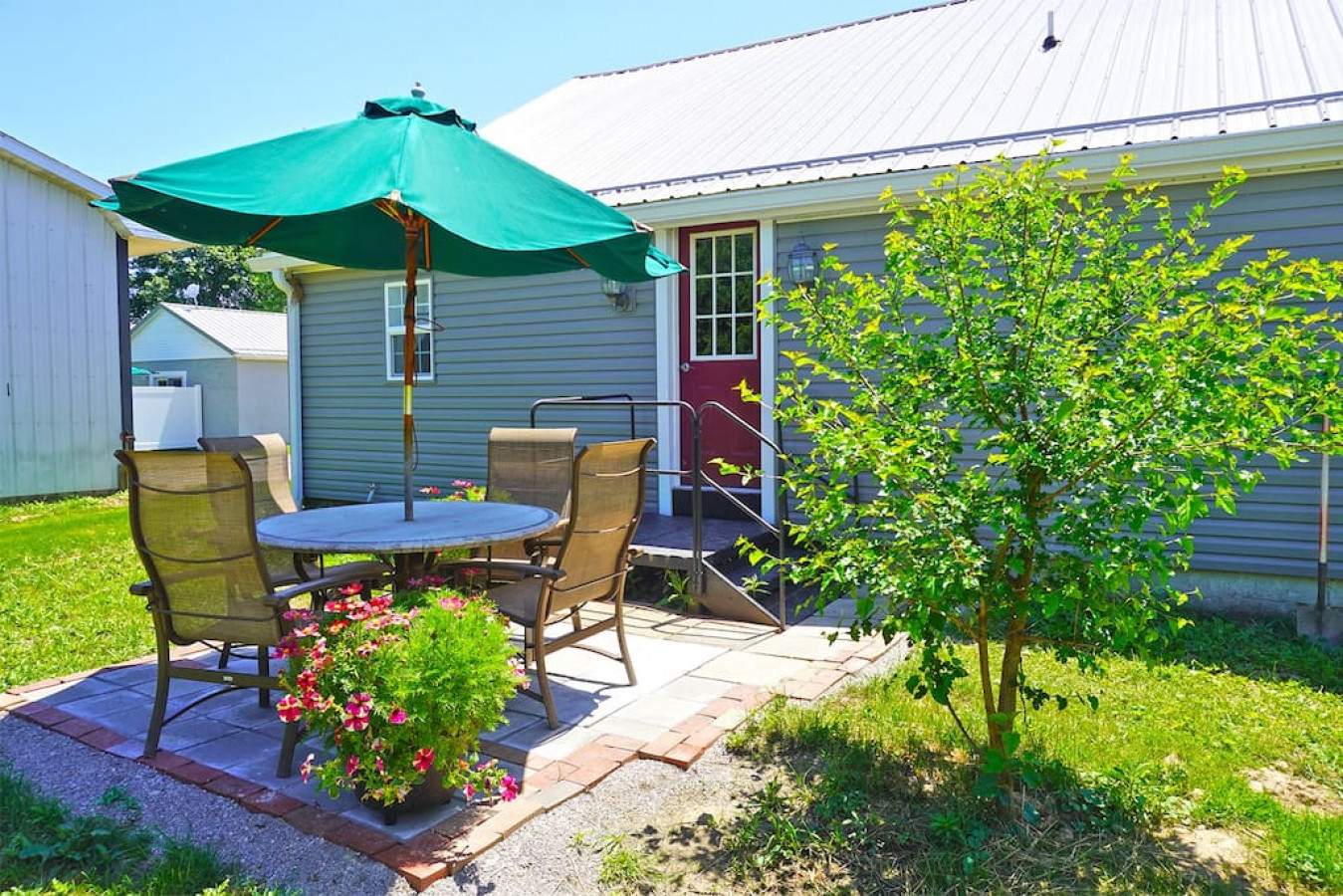 The Historic Salt Box House | Pet Friendly | Close to Local Favorites