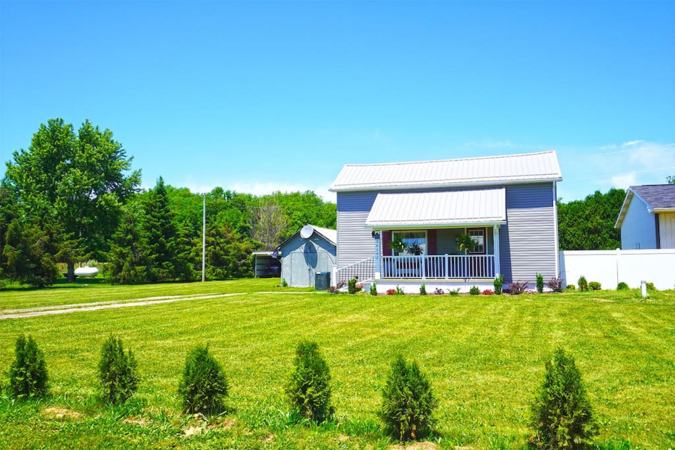 The Historic Salt Box House | Pet Friendly | Close to Local Favorites