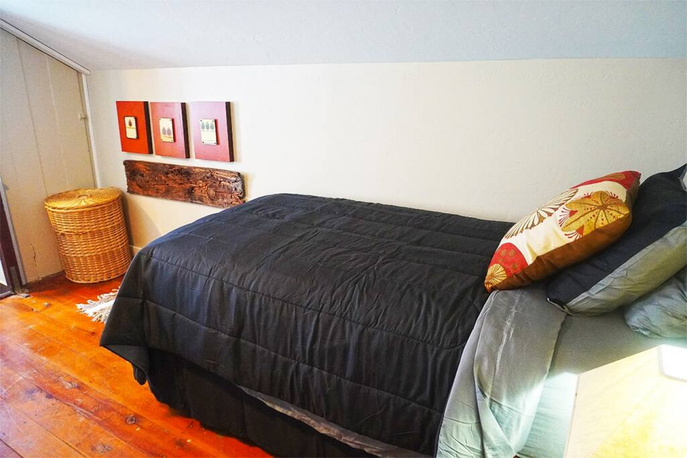 The Historic Salt Box House | Pet Friendly | Close to Local Favorites