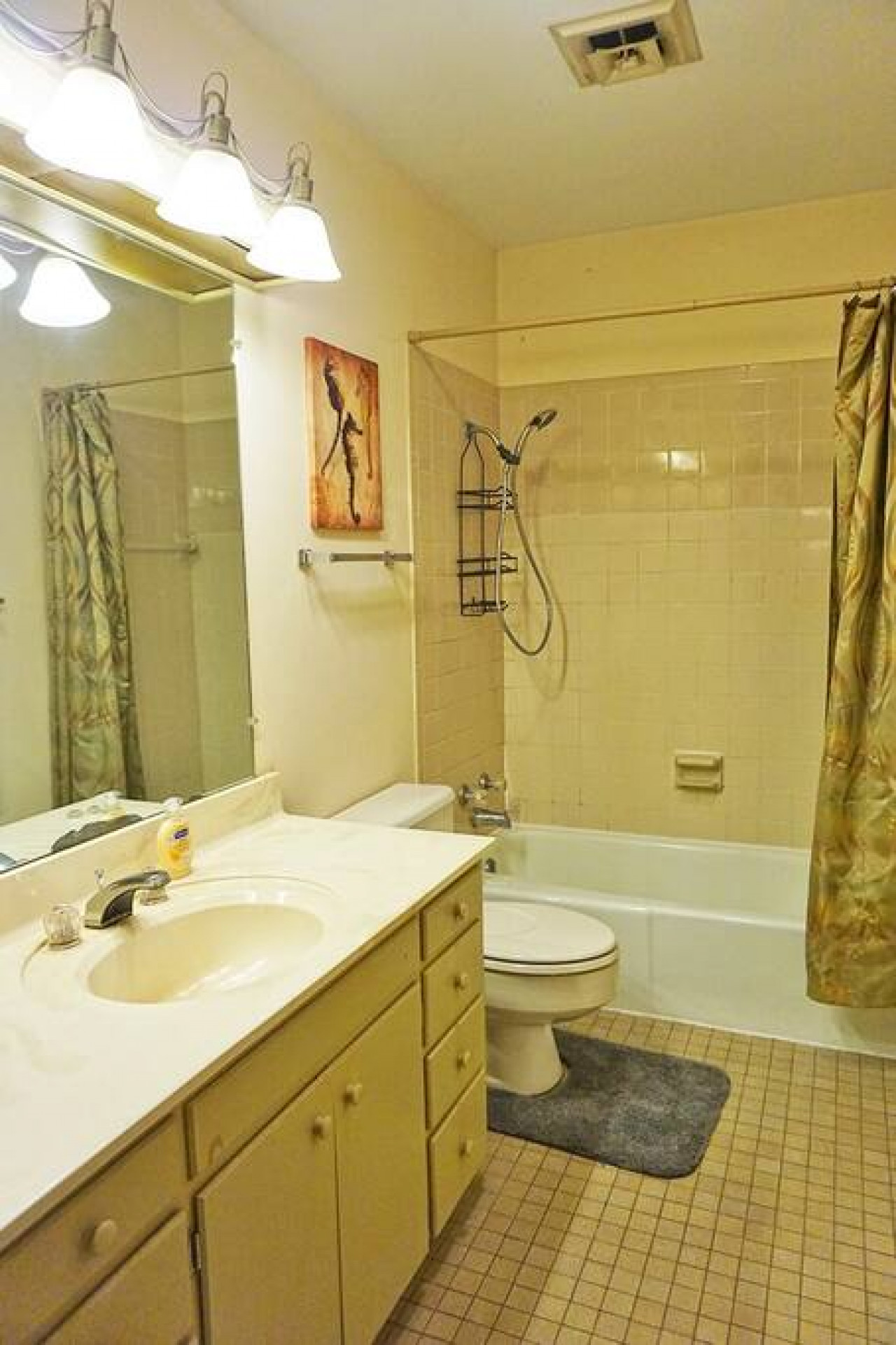 Roscoe Retreat in Heart of Historic Roscoe Village