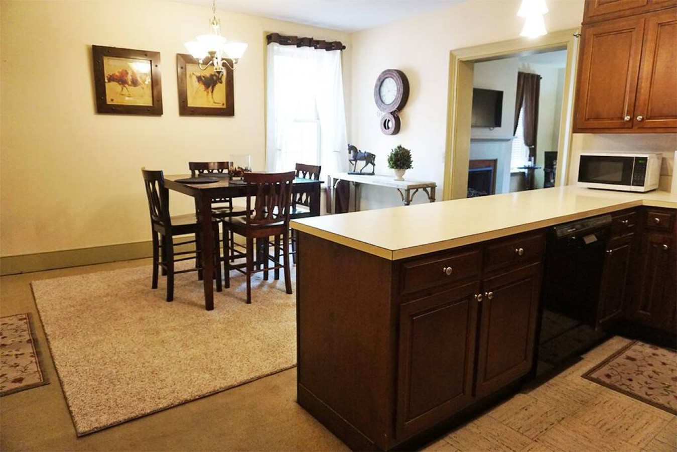 Roscoe Retreat in Heart of Historic Roscoe Village