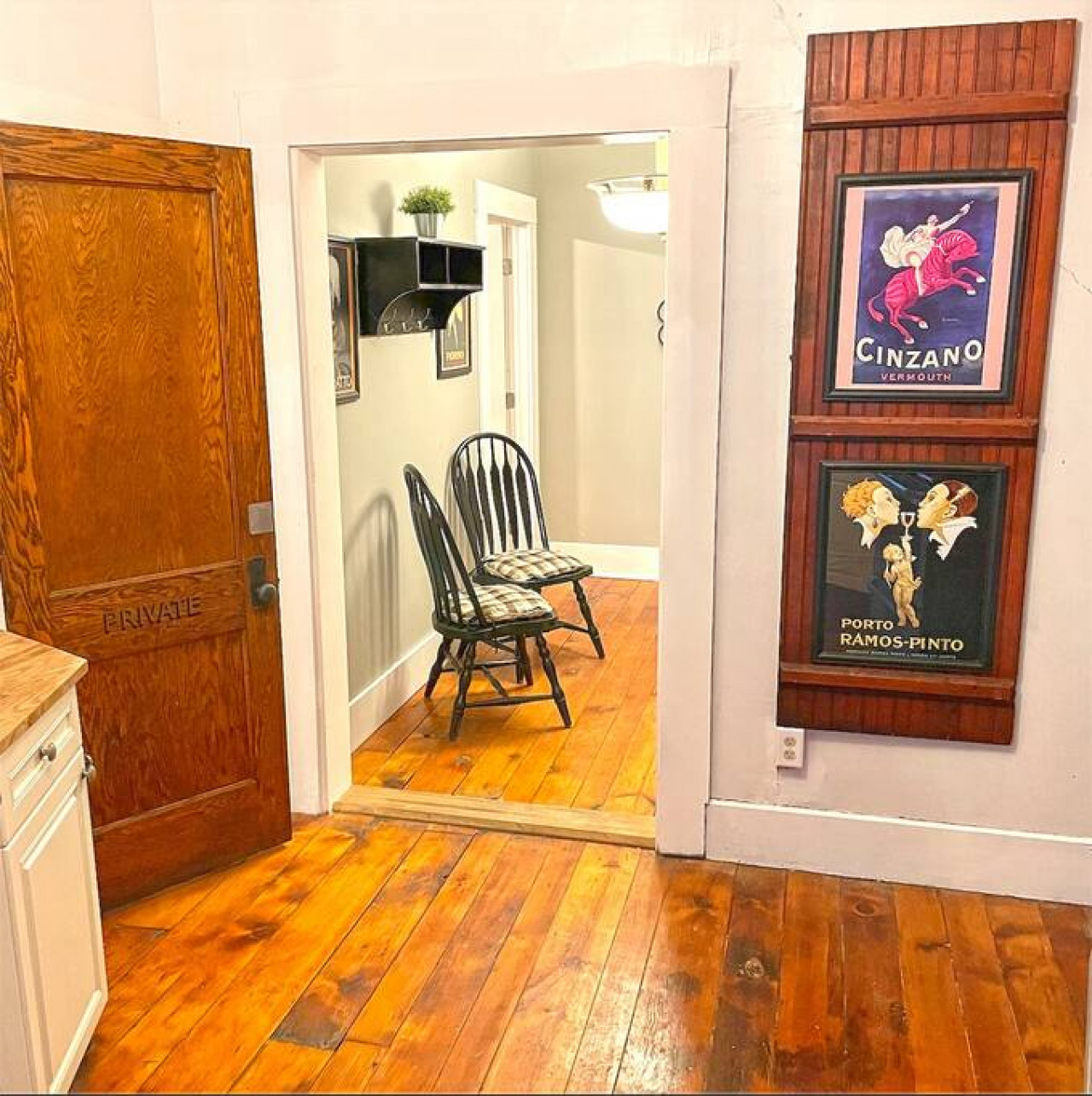 King Charlie's Place in Historic Roscoe Village