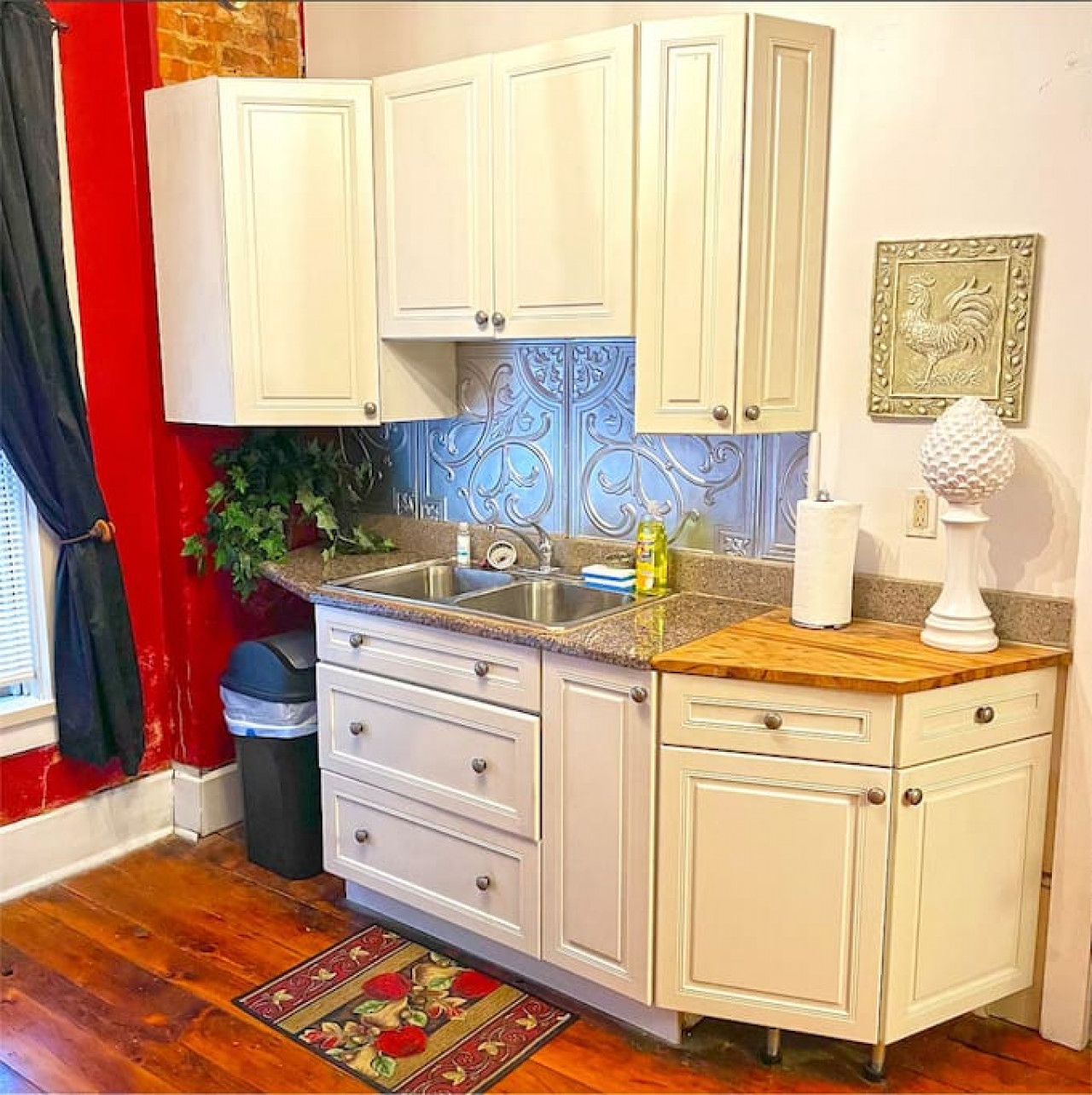 King Charlie's Place in Historic Roscoe Village
