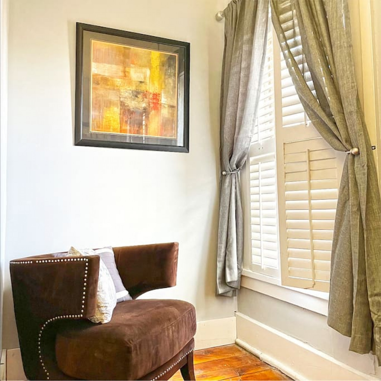 King Charlie's Place in Historic Roscoe Village