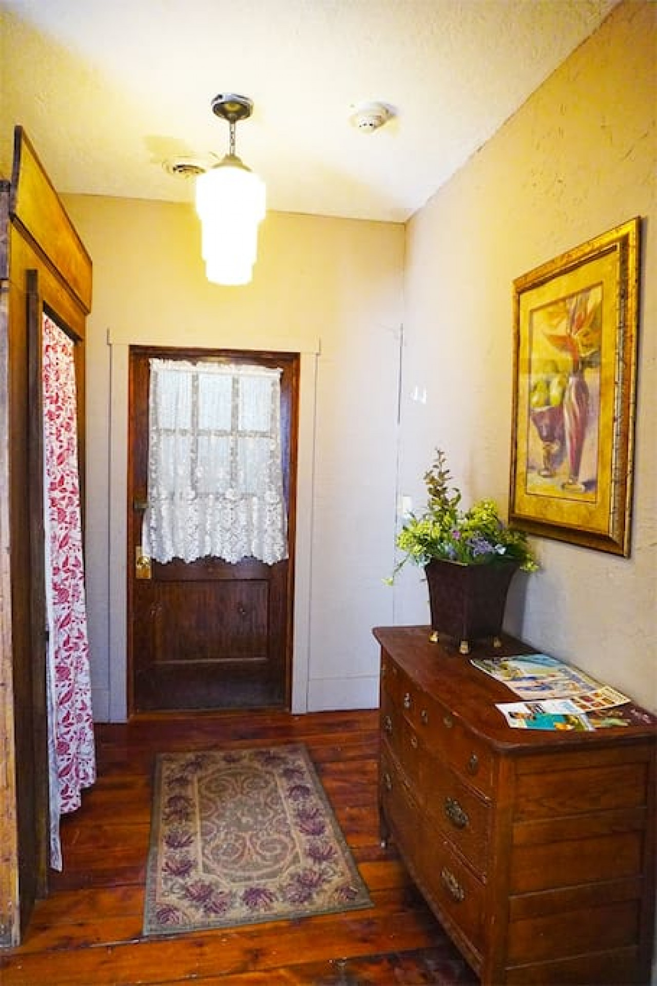 Caroline's Place in Historic Roscoe Village