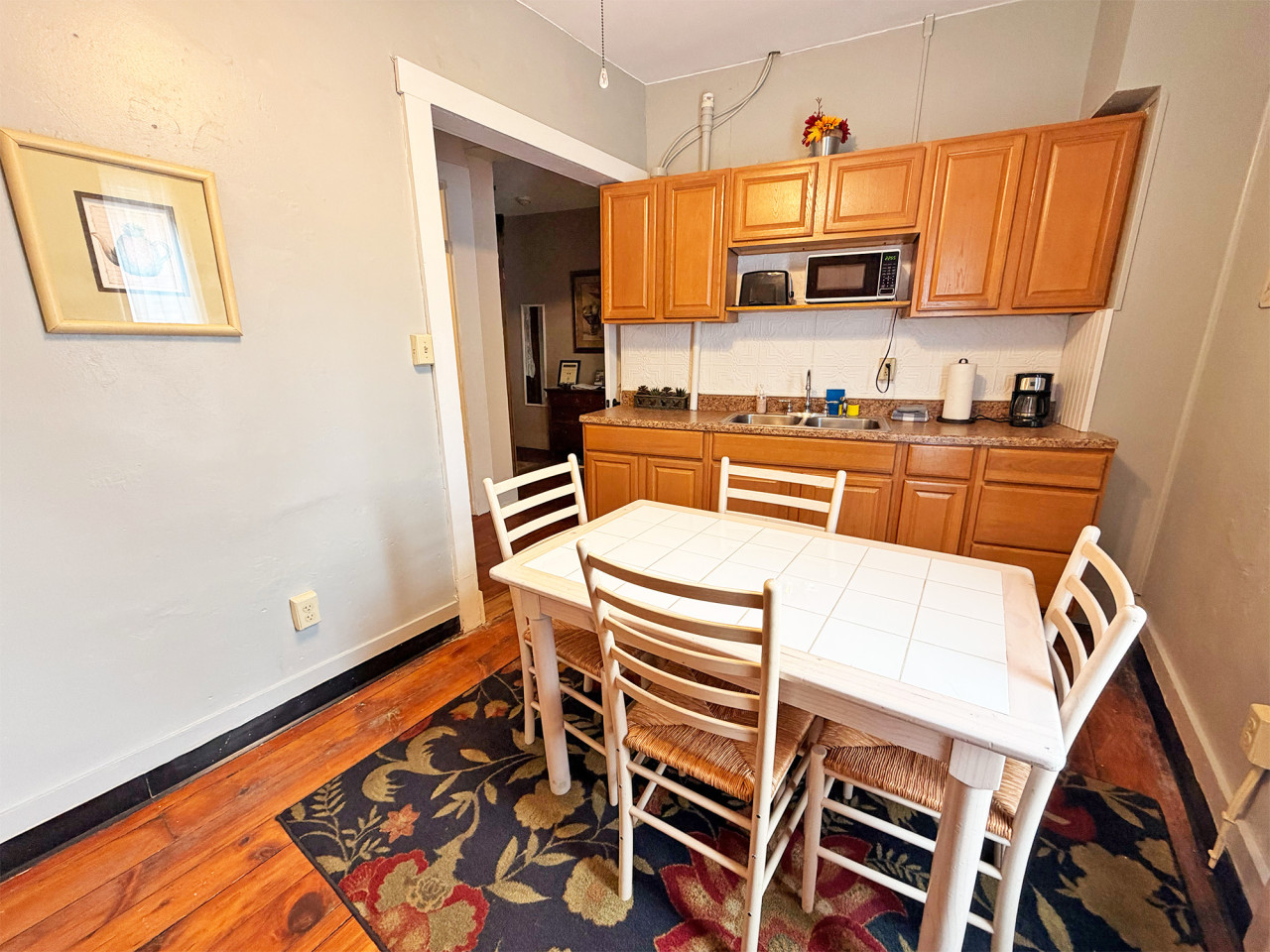 Caroline's Place in Historic Roscoe Village