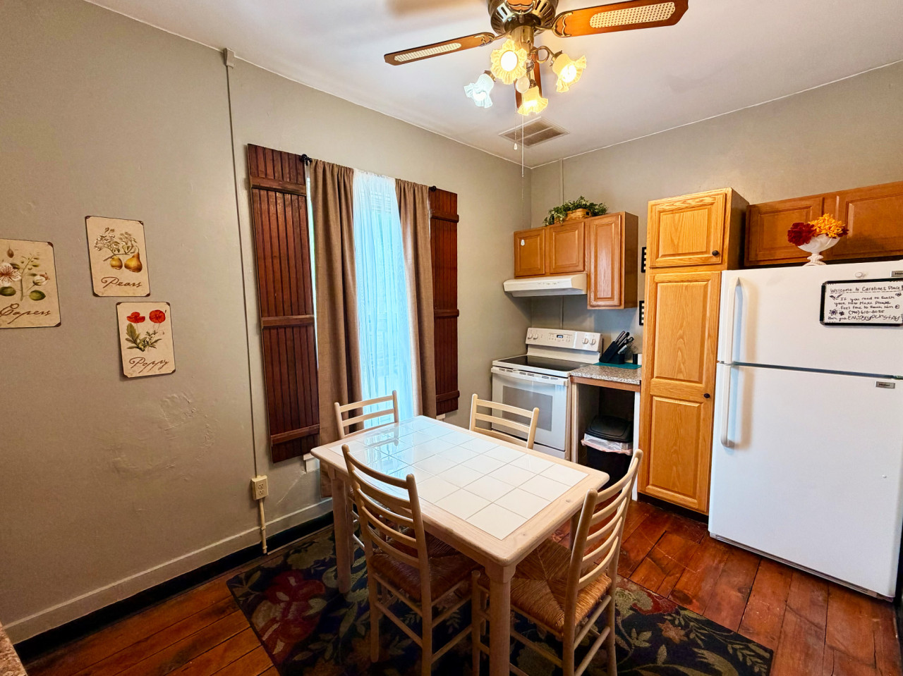 Caroline's Place in Historic Roscoe Village