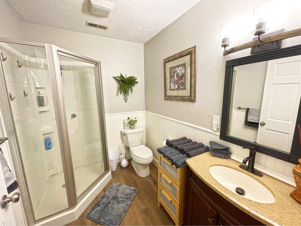 Dock Side | 2  Queen Bedroom Waterfront on Ohio River