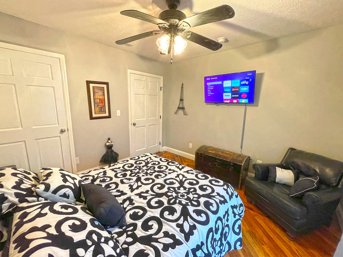 Dock Side | 2  Queen Bedroom Waterfront on Ohio River