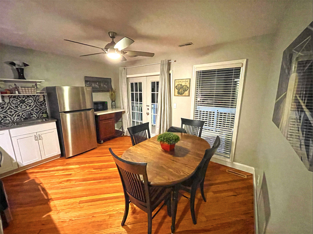Dock Side | 2  Queen Bedroom Waterfront on Ohio River
