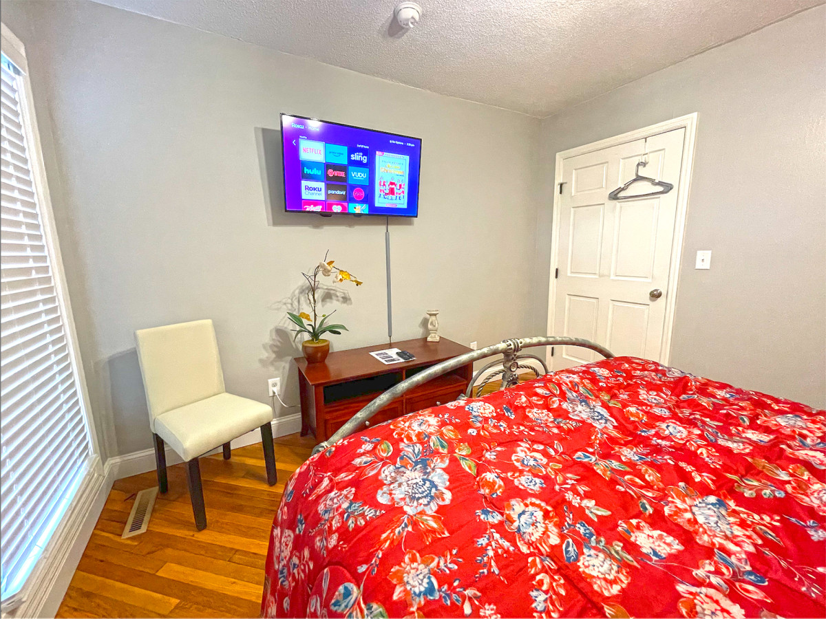 Dock Side | 2  Queen Bedroom Waterfront on Ohio River