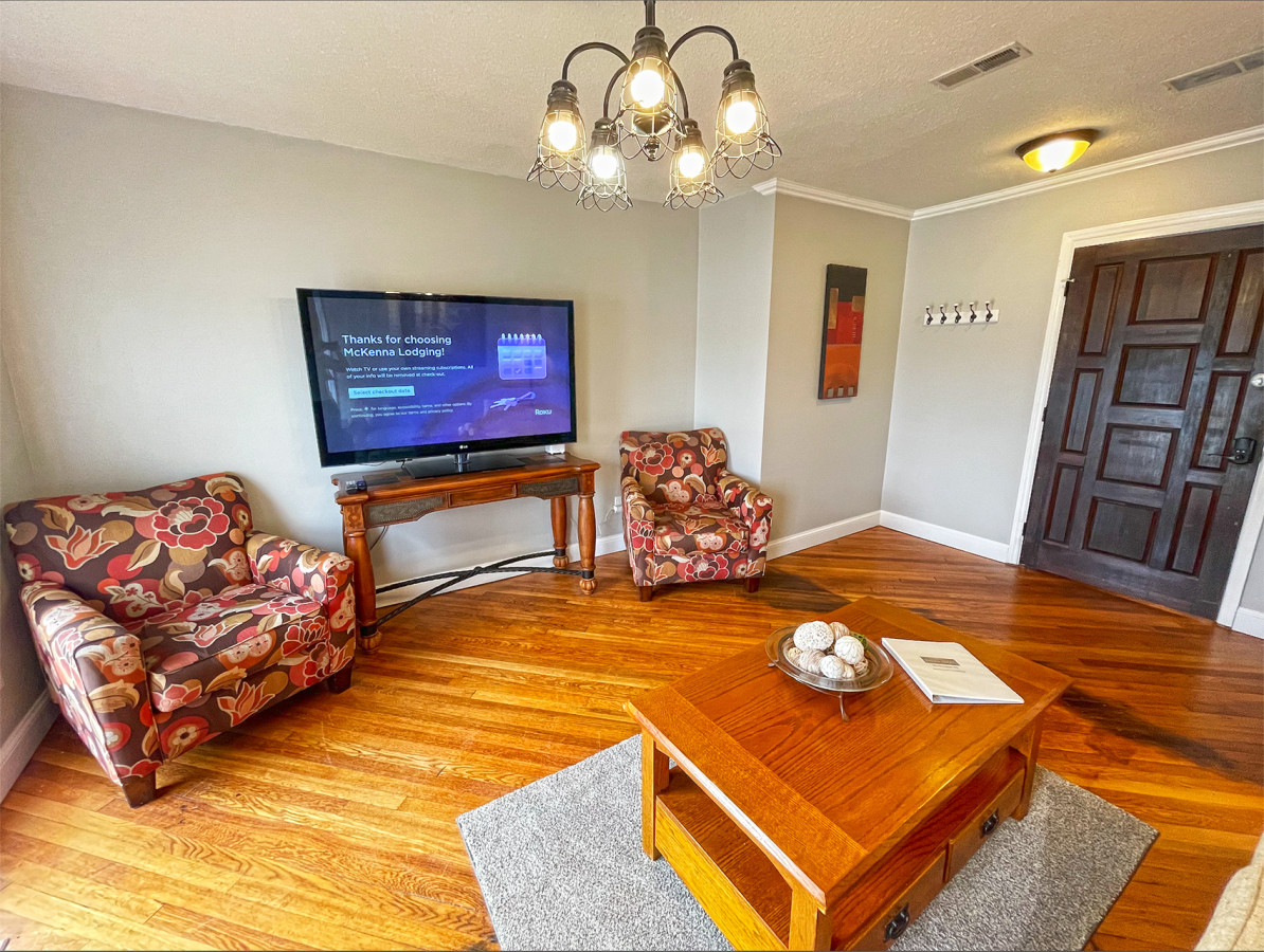 Dock Side | 2  Queen Bedroom Waterfront on Ohio River