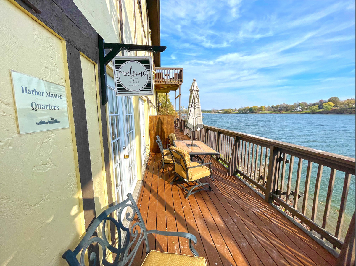 Harbor Master | 2 Bedroom Waterfront on Ohio River