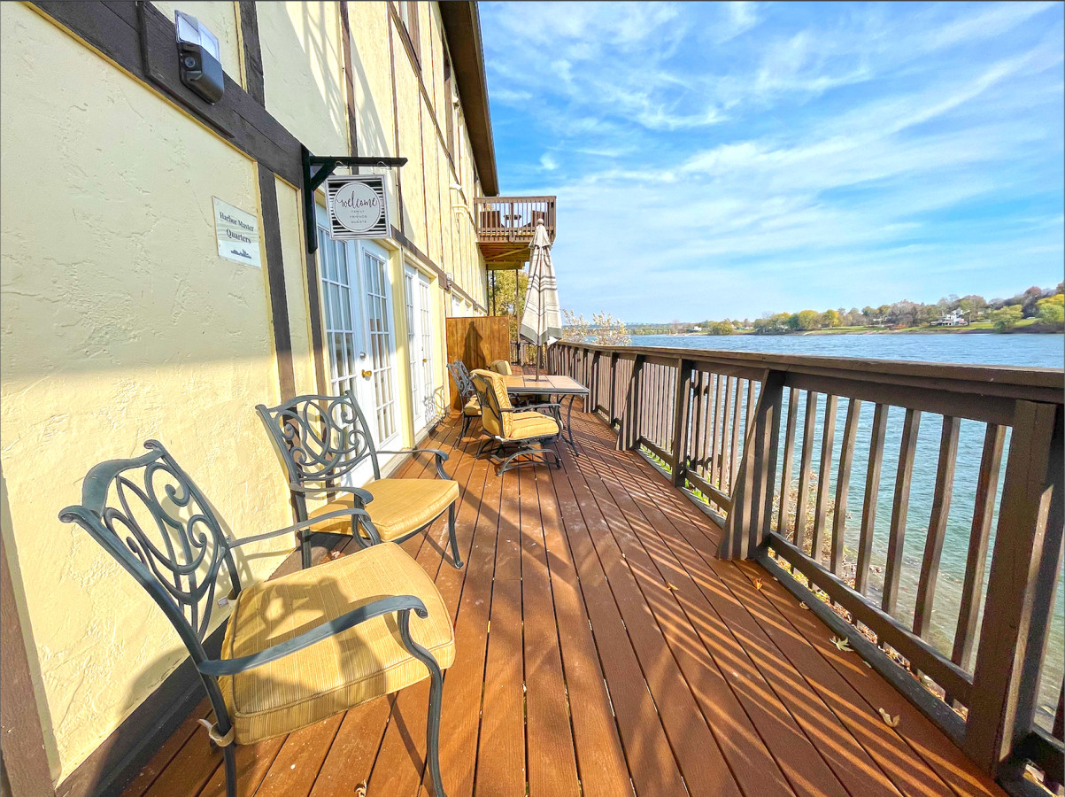 Harbor Master | 2 Bedroom Waterfront on Ohio River