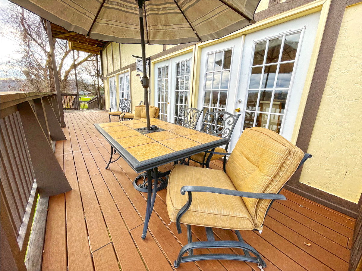 Harbor Master | 2 Bedroom Waterfront on Ohio River