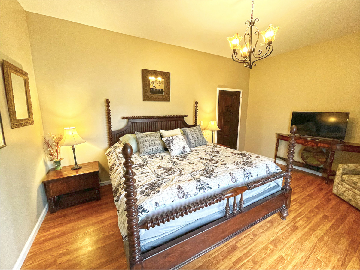 Harbor Master | 2 Bedroom Waterfront on Ohio River