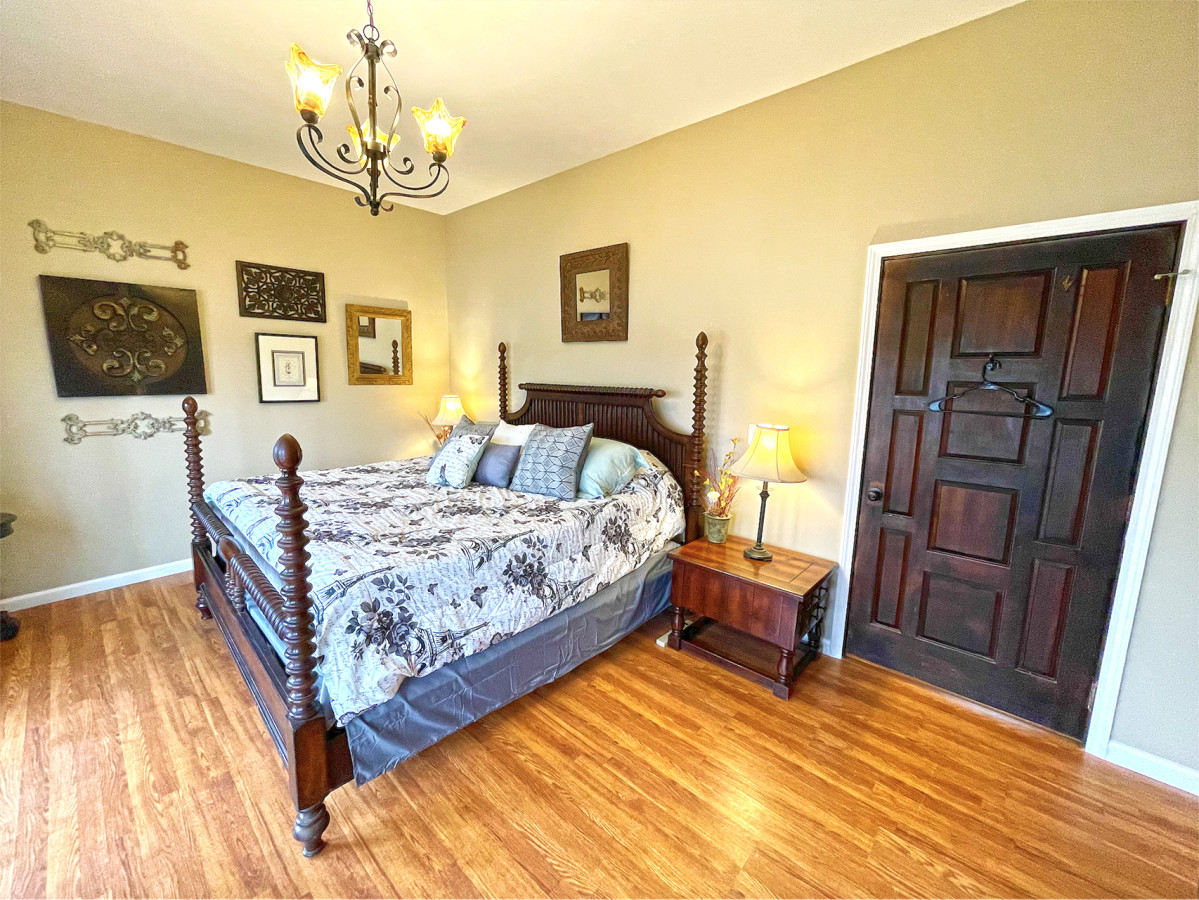 Harbor Master | 2 Bedroom Waterfront on Ohio River