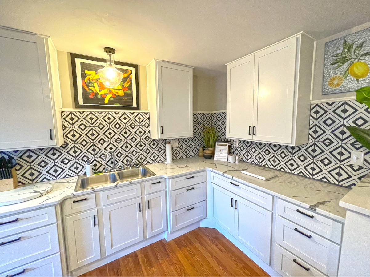 Captain's Quarters | One King size Waterfront Condo on Ohio River