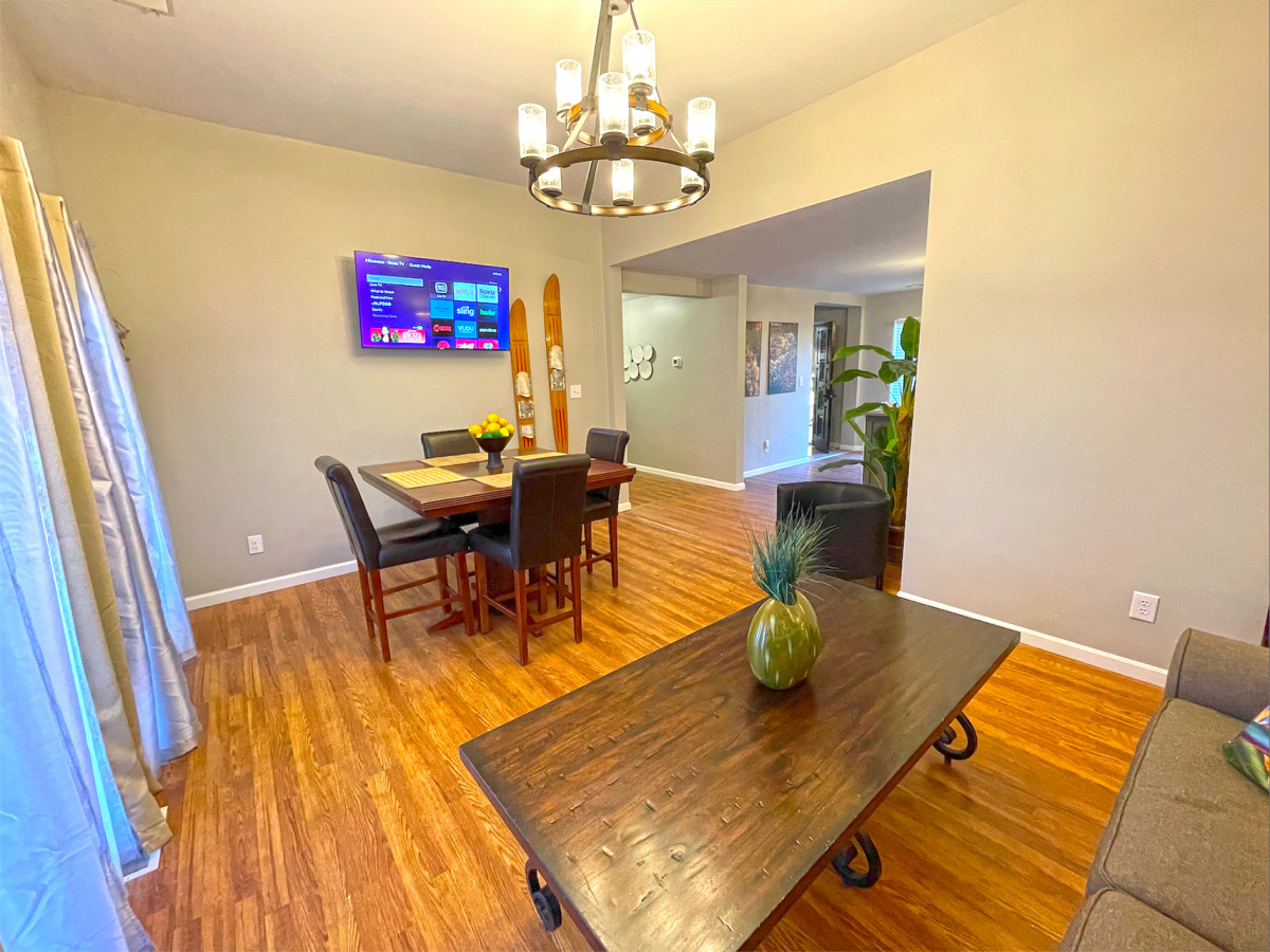 Captain's Quarters | One King size Waterfront Condo on Ohio River