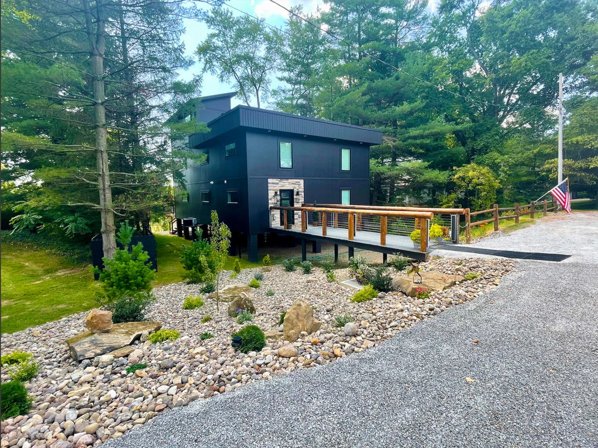 Towering Pines Villa w/ Hot Tub & Rooftop Terrace