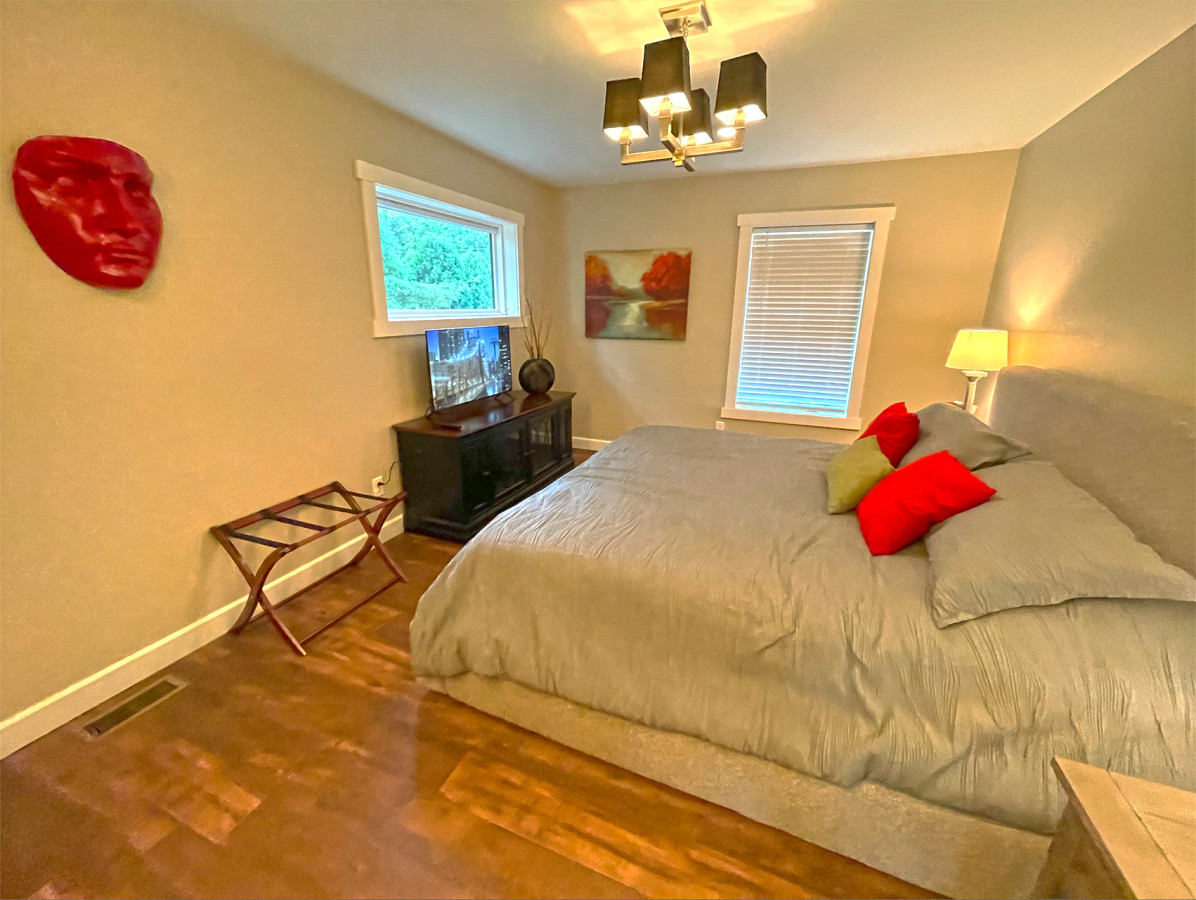 Towering Pines Villa w/ Hot Tub & Rooftop Terrace