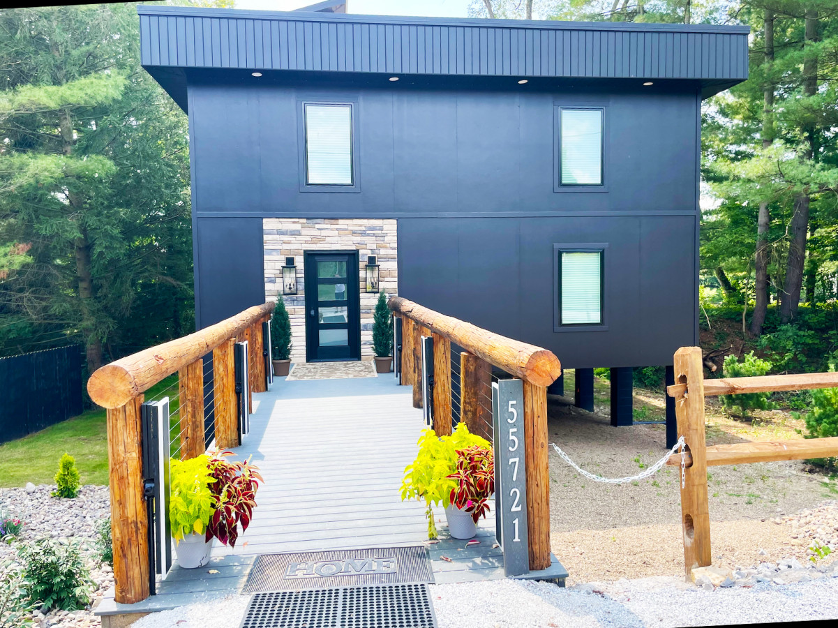 Towering Pines Villa w/ Hot Tub & Rooftop Terrace