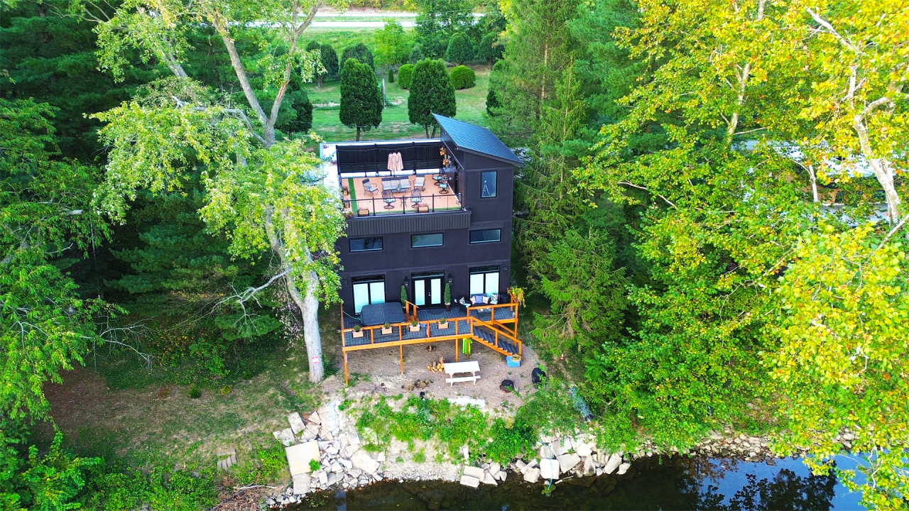 Towering Pines Villa w/ Hot Tub & Rooftop Terrace