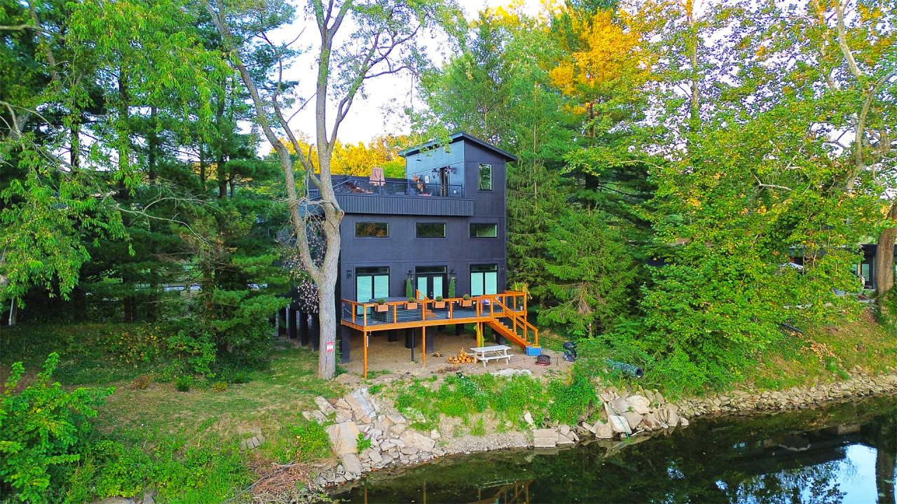 Towering Pines Villa w/ Hot Tub & Rooftop Terrace