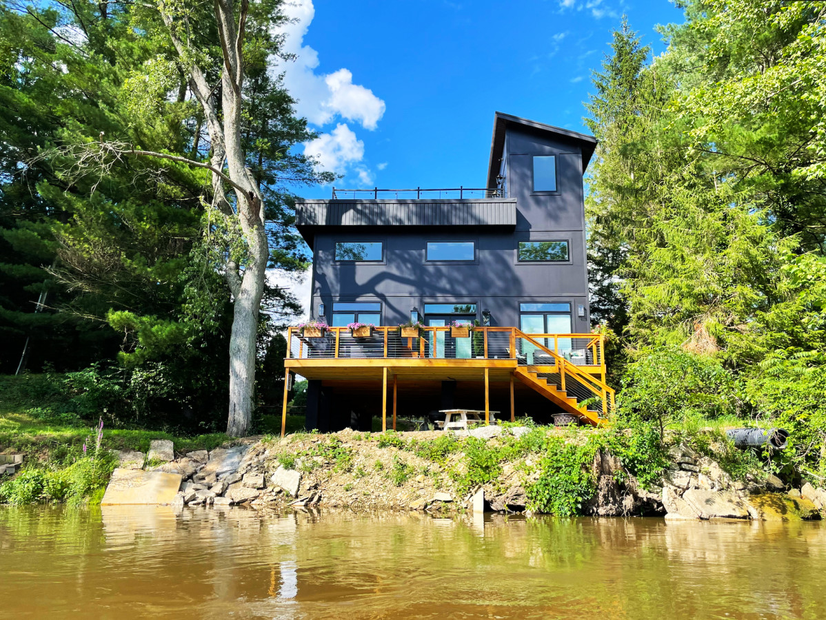 Towering Pines Villa w/ Hot Tub & Rooftop Terrace