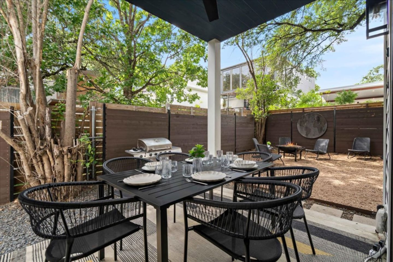Luxury 4BR East Austin Home w/ Pool table & Game Room 5