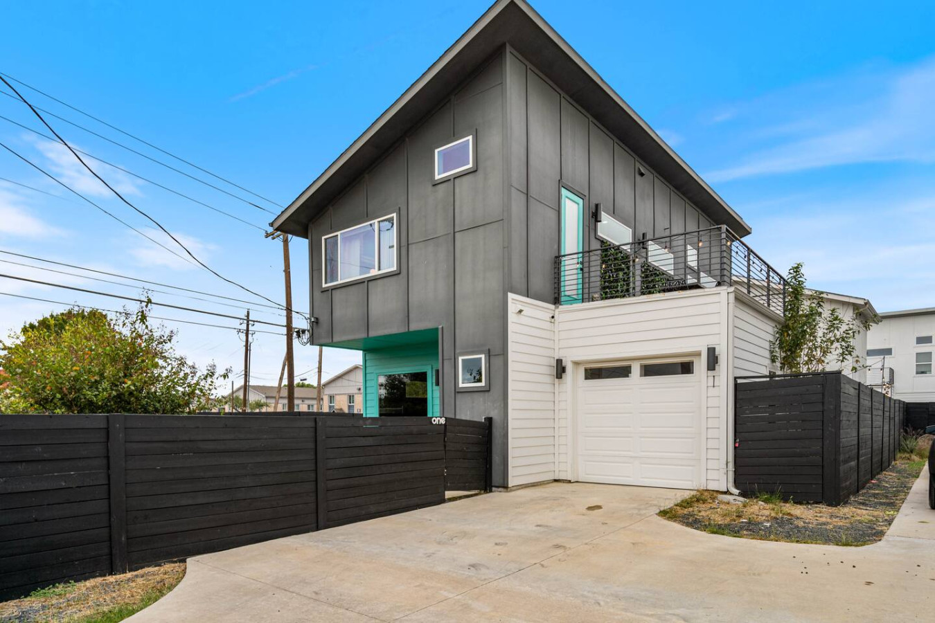 Bright Luxury Oasis near Downtown Austin 2